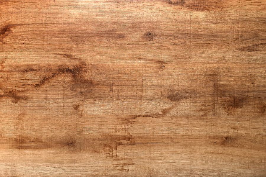 Holzoptik mit warmer Eichenmaserung